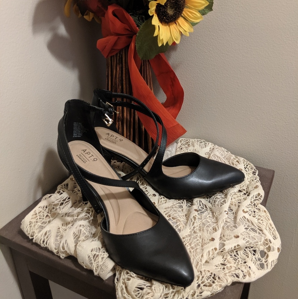 Nwot Apt.9  size 8.5 med.